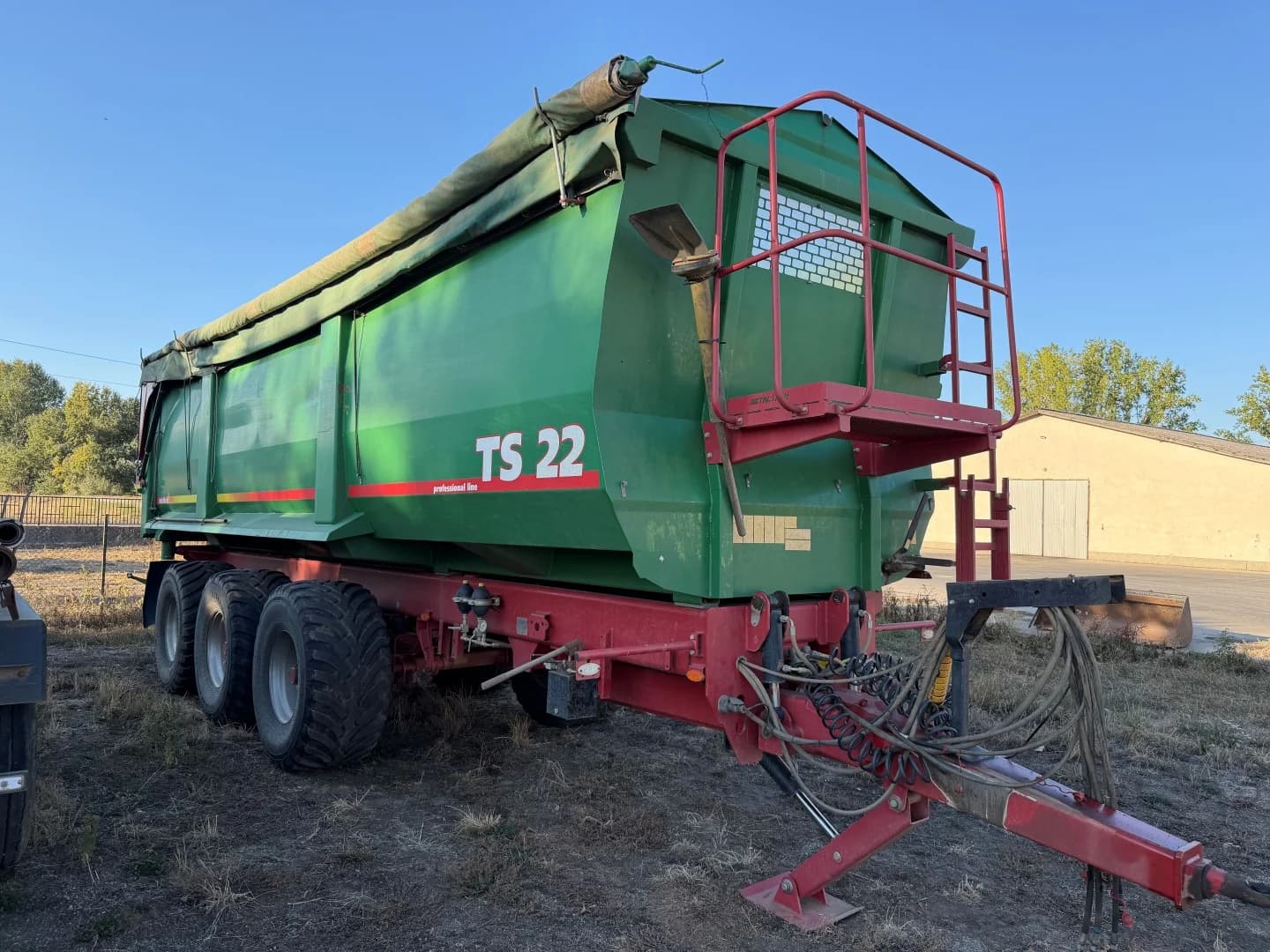 Metaltech TS 22 – Acél felépítmény takaróponyvával