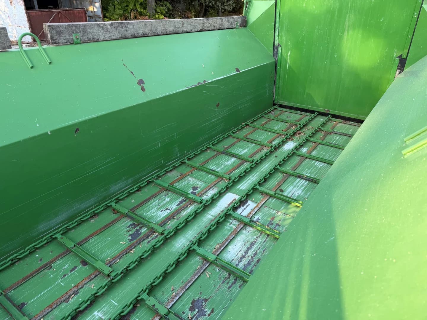 Sipma RO 800 TAJFUN – 9 m³ Laderaum und hydraulischer Kratzboden