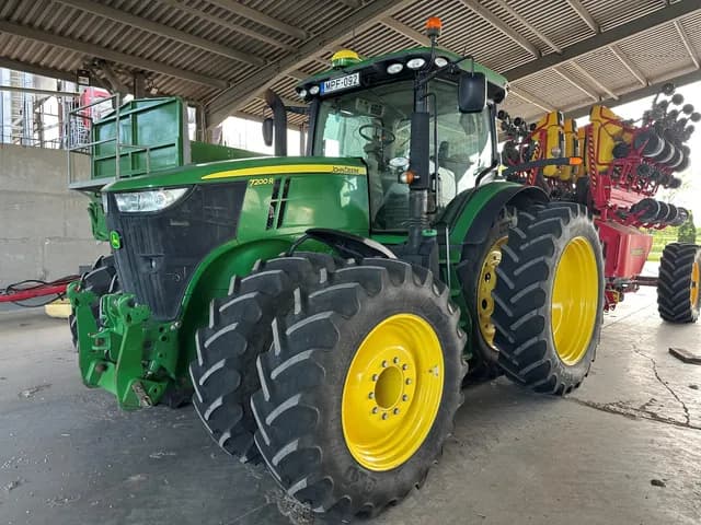 John Deere 7200R