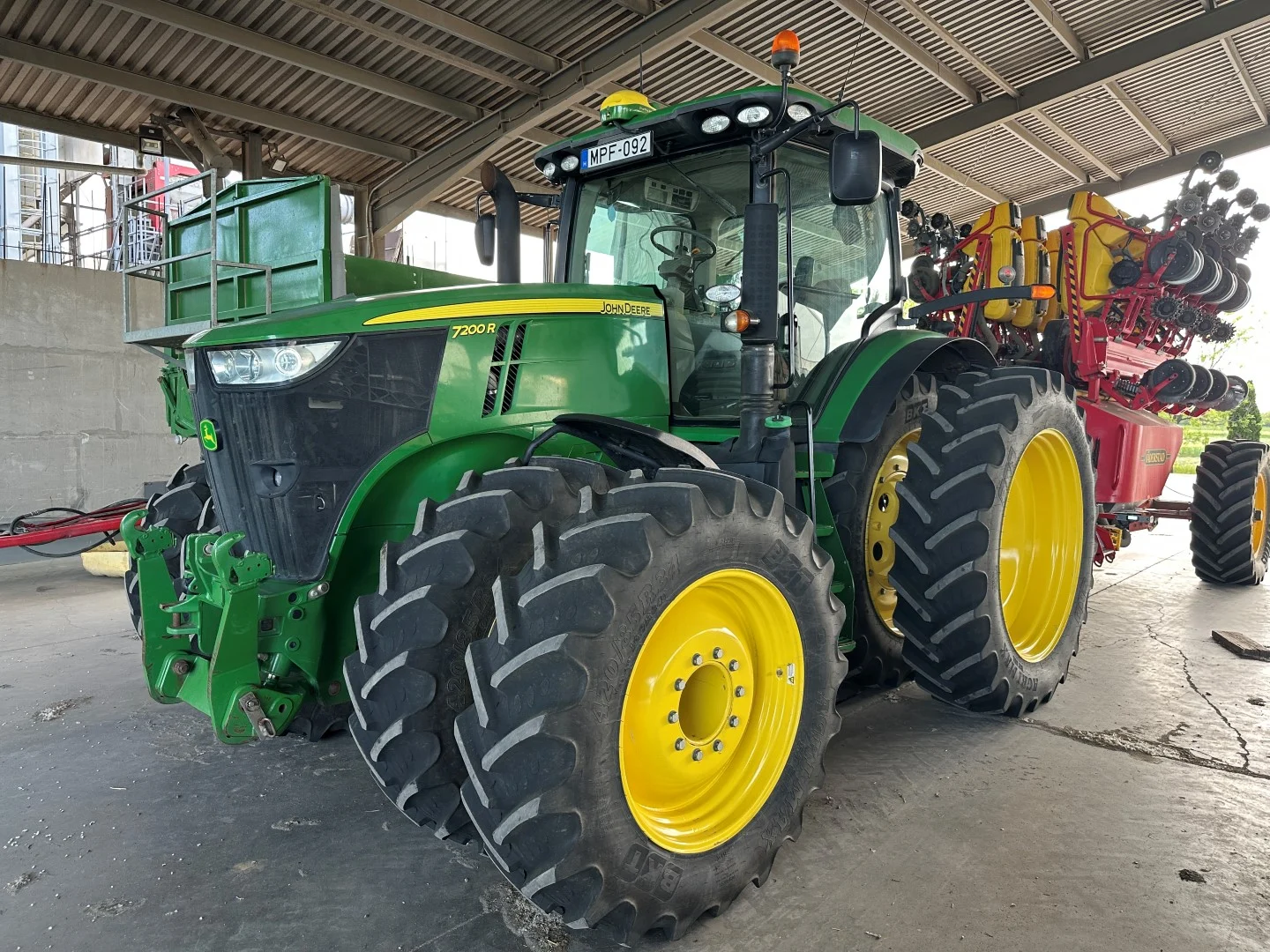 John Deere 7200R