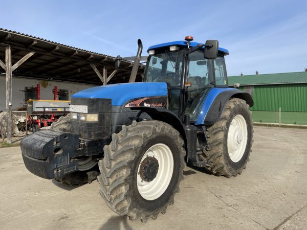 New Holland TM190 traktor