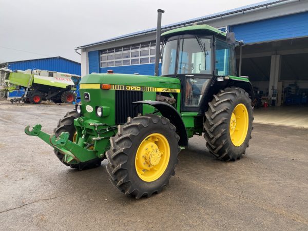 John Deere 3140 tractor