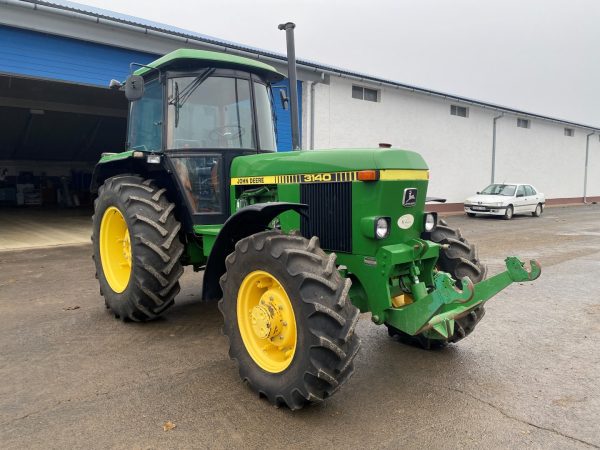 John Deere 3140 tractor - Image 3