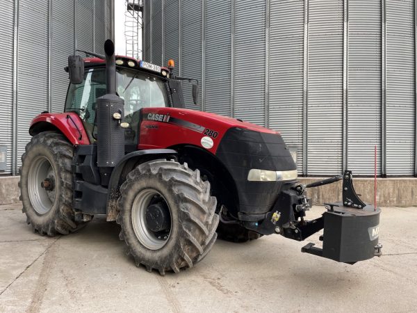 Case IH Magnum 280 tractor - Image 3