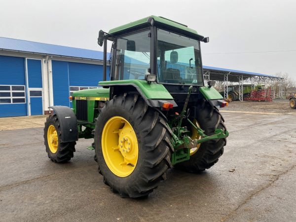 John Deere 3140 tractor - Image 5