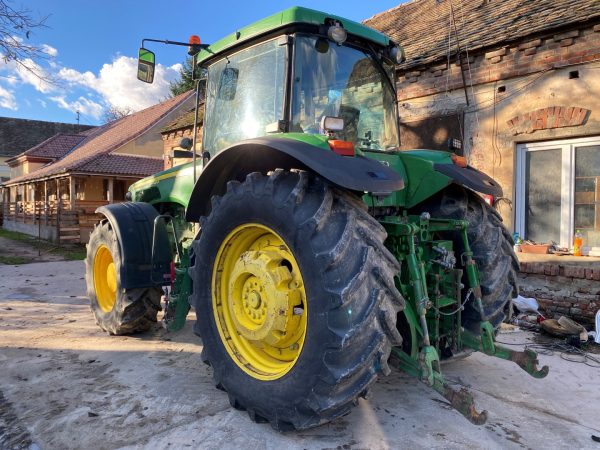 John Deere 8320 tractor - Image 8