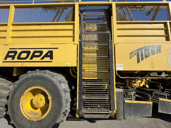 Ropa Euro Tiger sugar beet harvester - Image 10