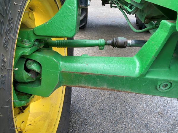 John Deere 3140 tractor - Image 11