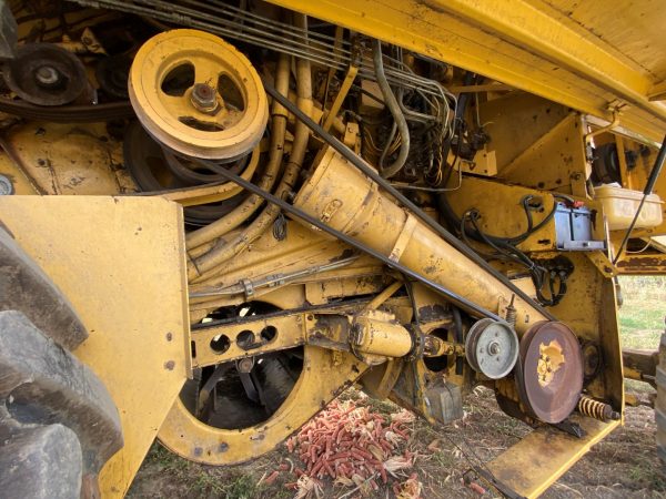 New Holland TX68 Plus kombájn - Image 16