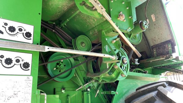 John Deere T660i 4WD kombájn - Image 22