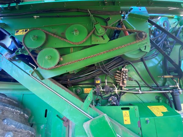 John Deere W650 harvester - Image 24