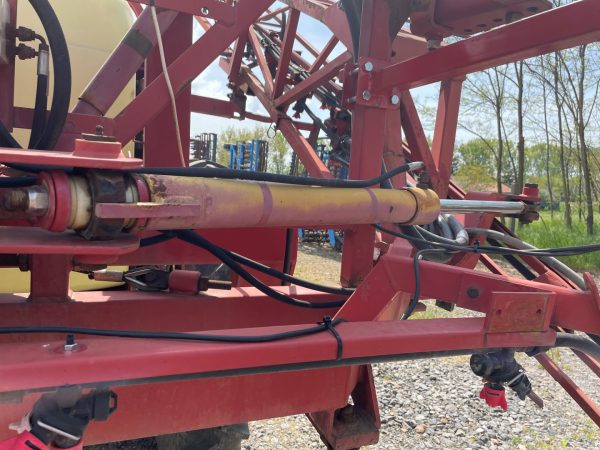 Hardi Commander 4200 sprayer - Image 26