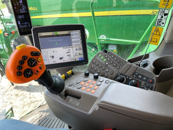John Deere T660i 4WD kombájn - Image 29