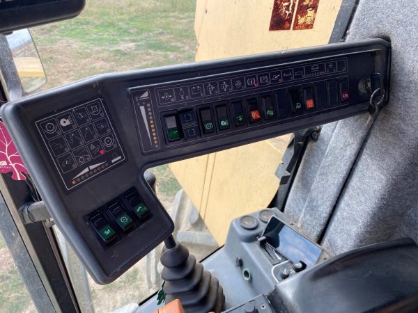 New Holland TX68 Plus kombájn - Image 30