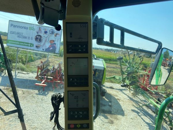 John Deere T660 harvester - Image 34