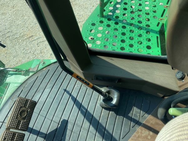 John Deere T660 harvester - Image 35