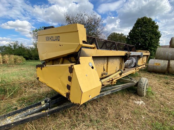 New Holland TX68 kombájn - Image 36