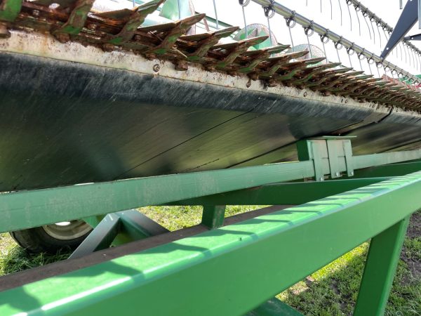 John Deere T660i 4WD kombájn - Image 37