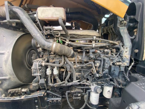 Challenger MT 575B tractor - Image 38