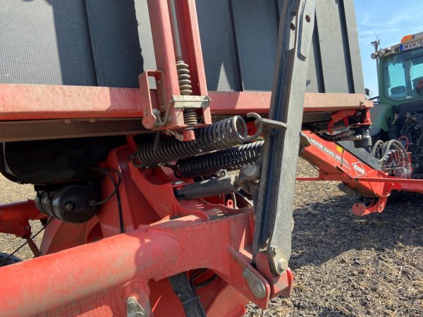 Kuhn Merge Maxx 950 szalagos rendképző - Image 30