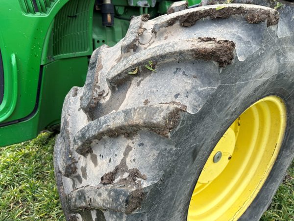 John Deere 8220 ILS tractor - Image 15