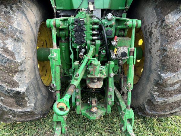 John Deere 8220 ILS tractor - Image 21