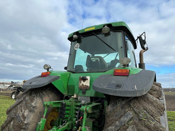John Deere 8220 ILS tractor - Image 24