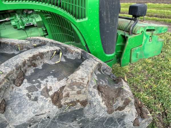John Deere 8220 ILS tractor - Image 28