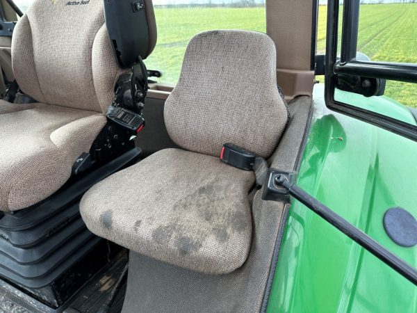 John Deere 8220 ILS tractor - Image 31