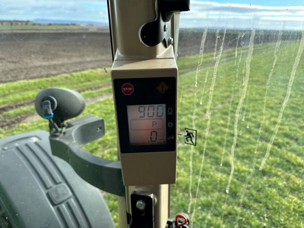 John Deere 8220 ILS tractor - Image 34