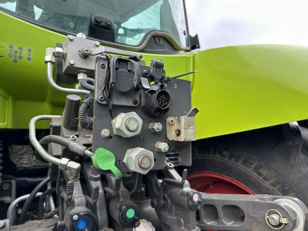 Claas Axion 810 CIS traktor - Image 25
