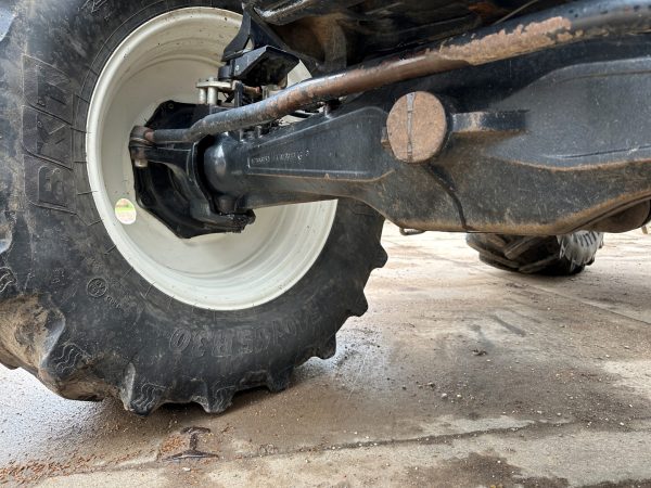 New Holland T7.270 tractor - Image 12
