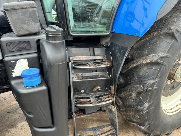 New Holland T7.270 tractor - Image 17