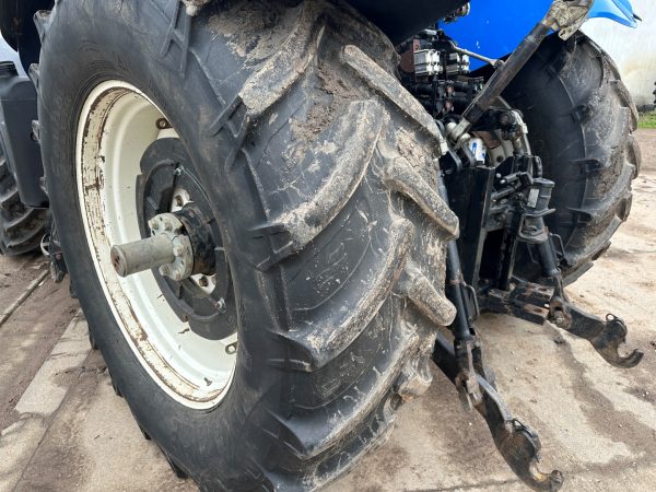 New Holland T7.270 tractor - Image 20