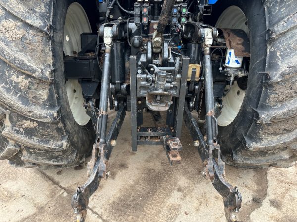 New Holland T7.270 tractor - Image 22