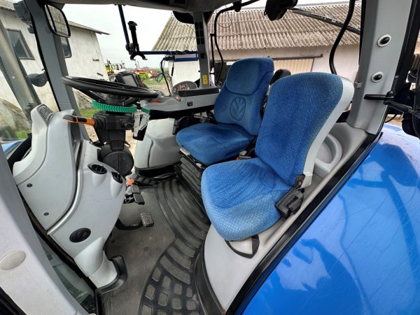 New Holland T7.270 tractor - Image 30