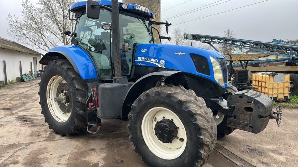New Holland T7.270 tractor - Image 41