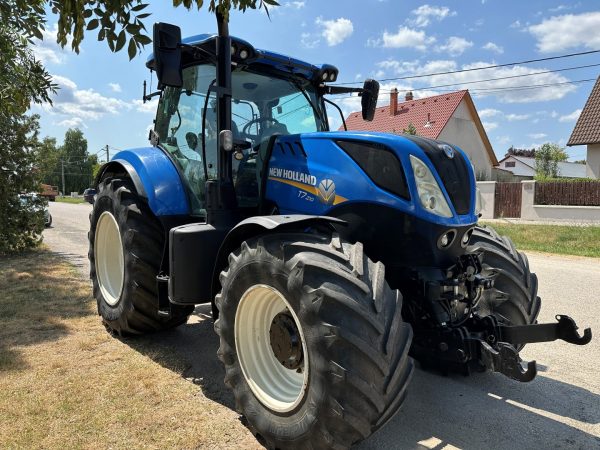 New Holland T7.210 tractor - Image 8