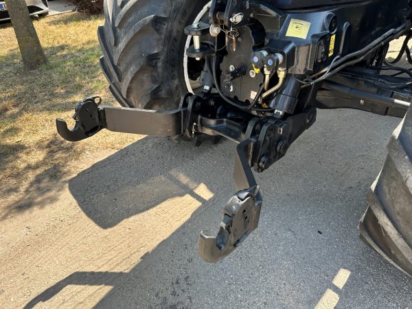 New Holland T7.210 tractor - Image 10