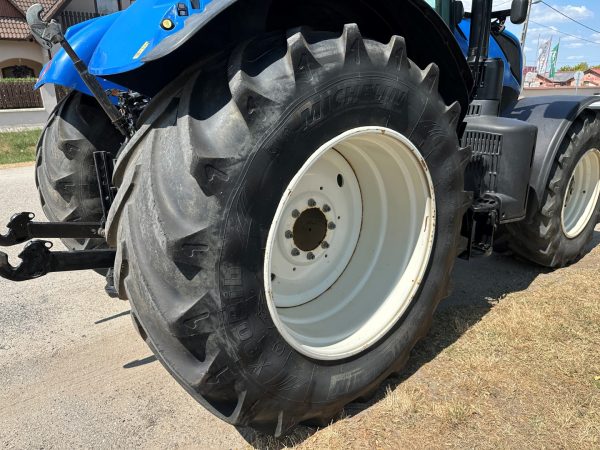 New Holland T7.210 tractor - Image 26