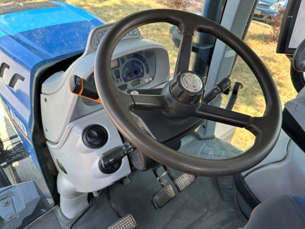 New Holland T7.210 tractor - Image 38