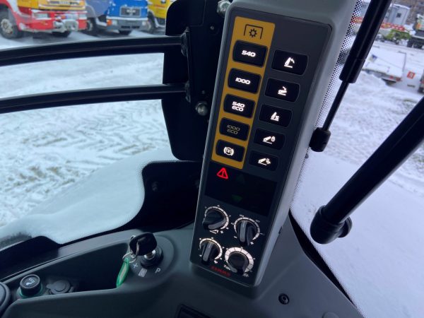 Claas Axion 850 traktor - Image 36