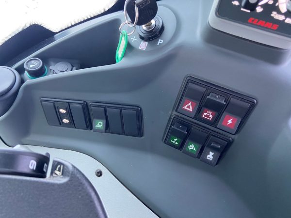 Claas Axion 850 traktor - Image 37
