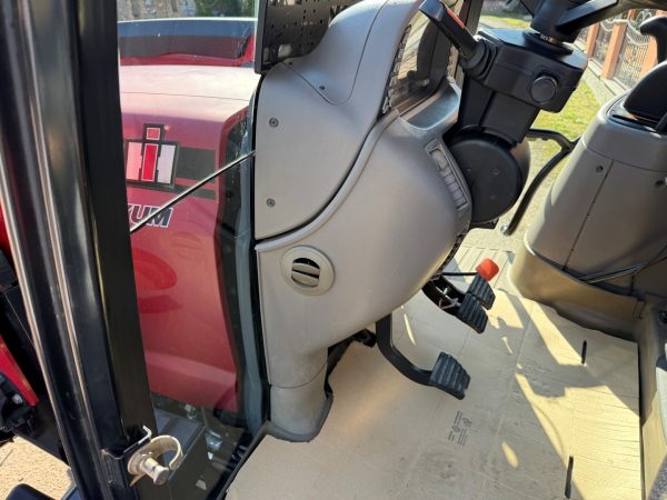 Case IH Maxxum 115 tractor - Image 29