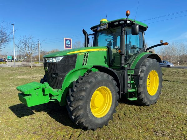 John Deere 7230R tractor