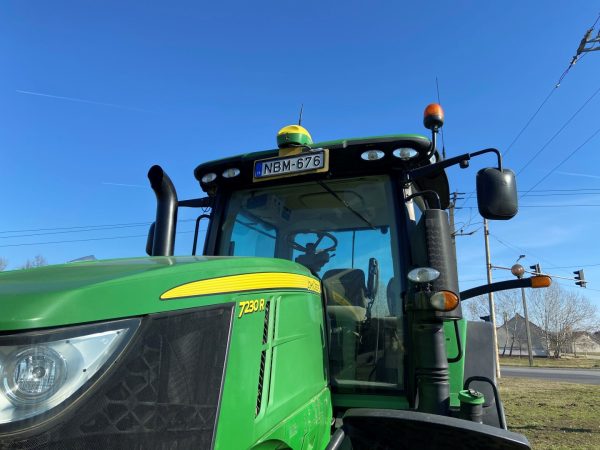 John Deere 7230R tractor - Image 12