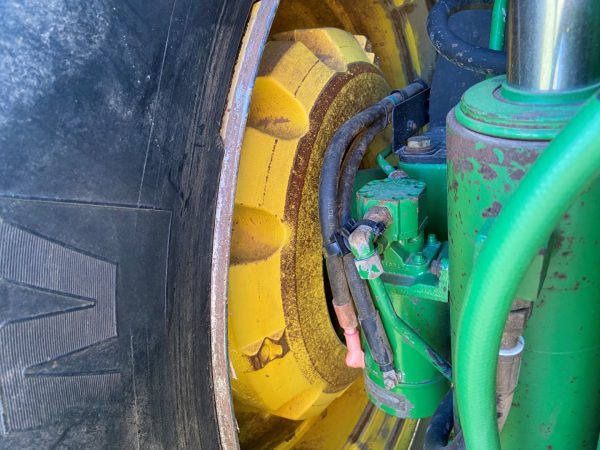 John Deere 7230R tractor - Image 23