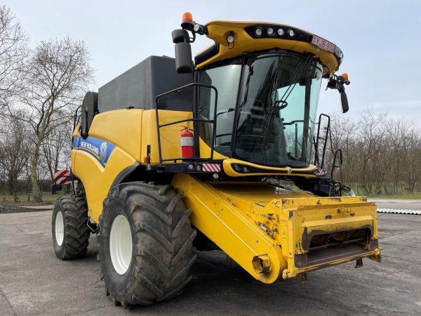 New Holland CX8.80 kombájn - Image 4