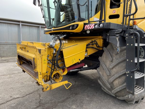 New Holland CX8.80 kombájn - Image 8