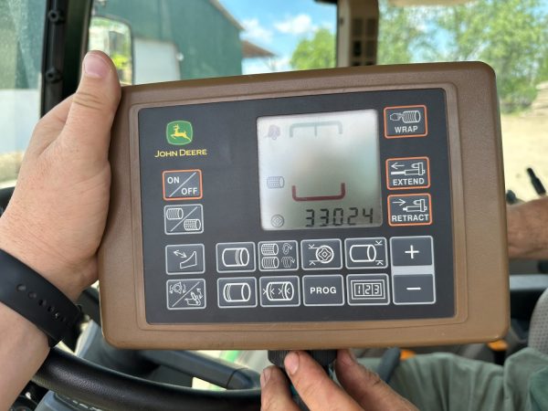 John Deere 854 MaxiCut bálázó - Image 32